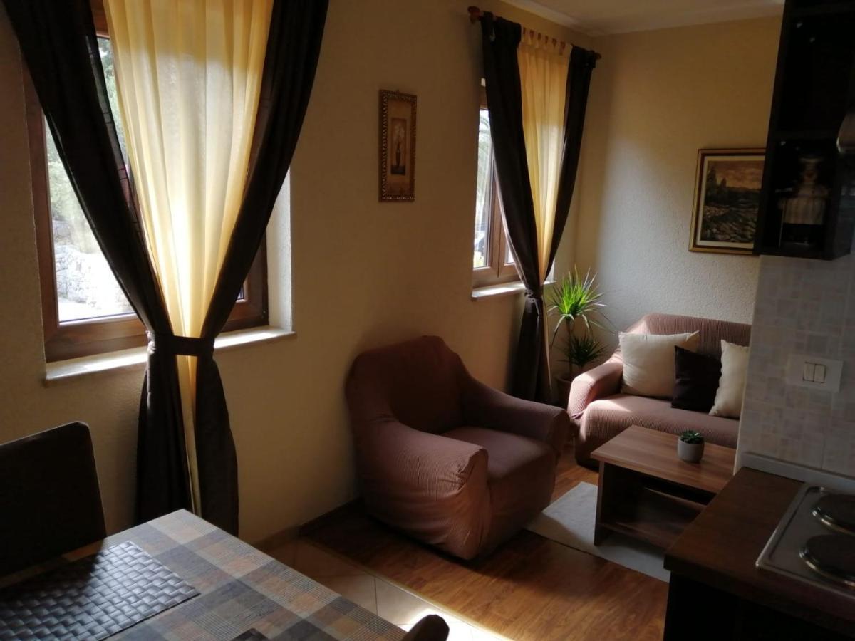 Christian Appartement Mali Lošinj Buitenkant foto